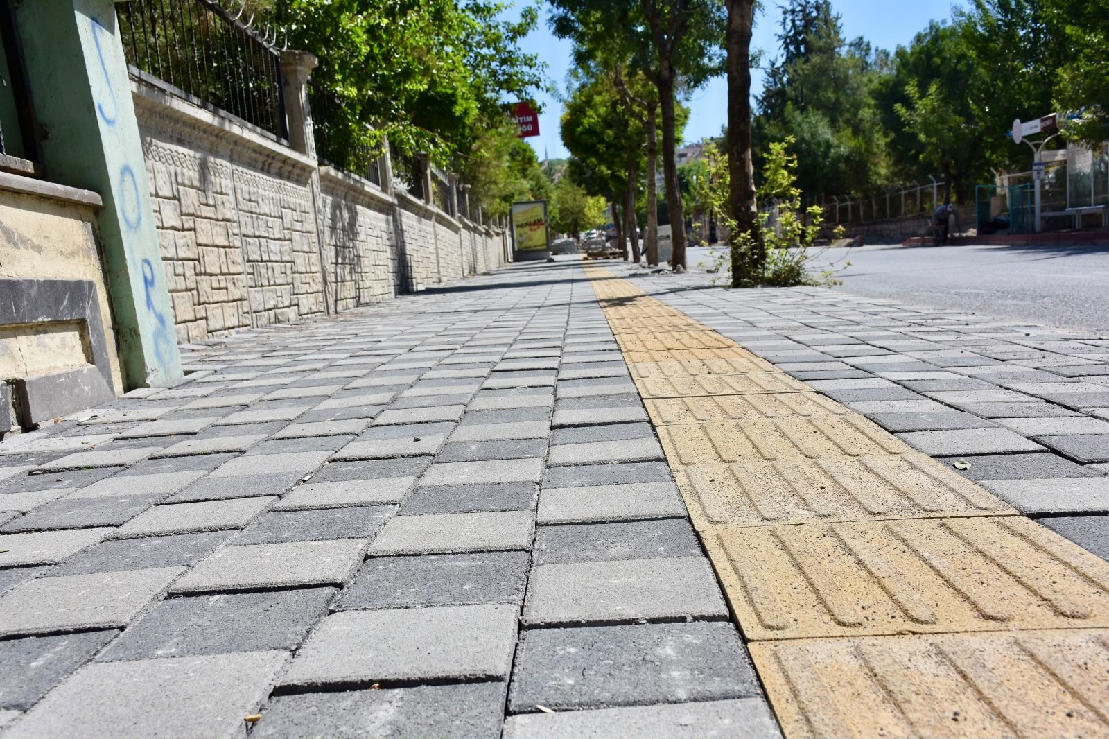 Siirt’te Kaldırım Ve Parke Yenileme Seferberliği Sürüyor