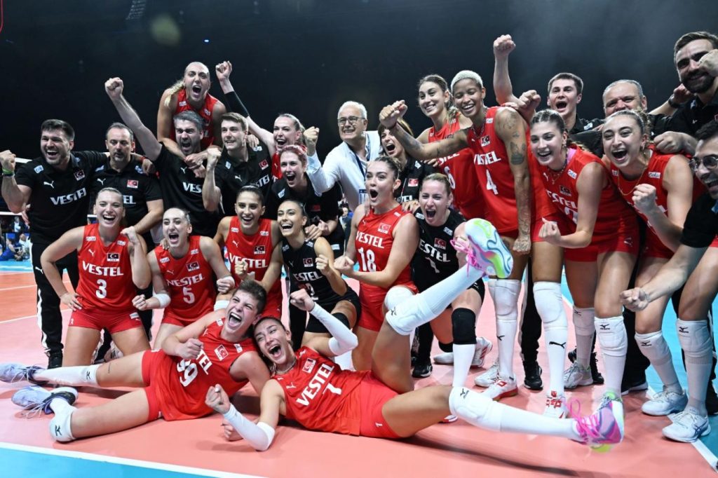 Filenin Sultanları Yarı Finalde Çin İle Karşılaşıyor